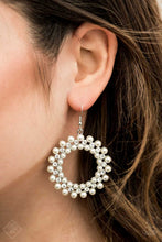 Load image into Gallery viewer, Pearly Poise White Earring
