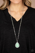Load image into Gallery viewer, Fashion Flaunt - Green
