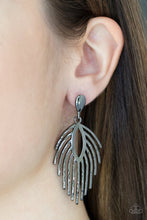 Load image into Gallery viewer, Metro Safari Black Post Earring
