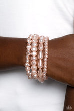 Load image into Gallery viewer, Gossip Pearl Pink Bracelet
